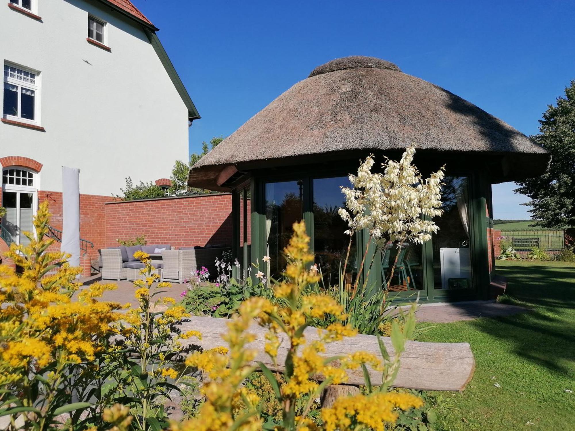 Landtraum Im Traumland Mecklenburg Daire Warin Dış mekan fotoğraf